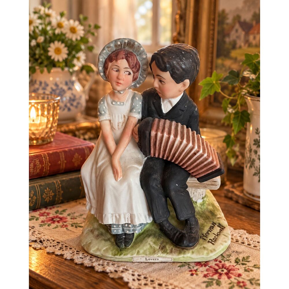 Norman Rockwell Lovers Figurine NR-7 Dave Grossman 1973 Saturday Evening Post